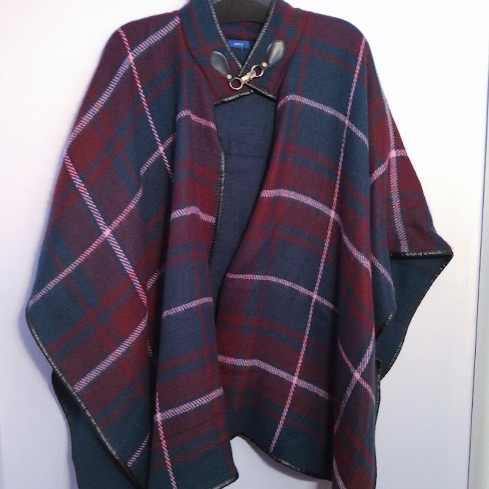 Women's Open Front Shawl Cape Ruana Wrap Navy Red Plaid Fleece OS Cabincore